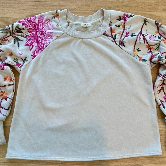 Anthropologie TINY embroidered raglan sleeve cottage forest fairy Crewneck XS - Picture 2 of 5